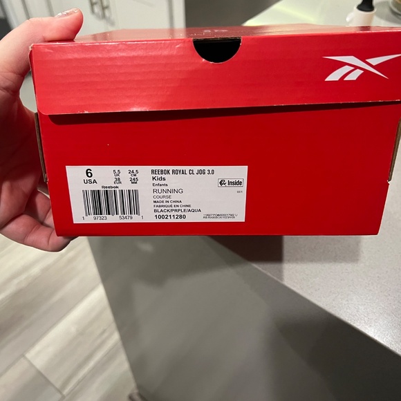 BNIB Kids Reebok Running Shoe - Picture 3 of 3